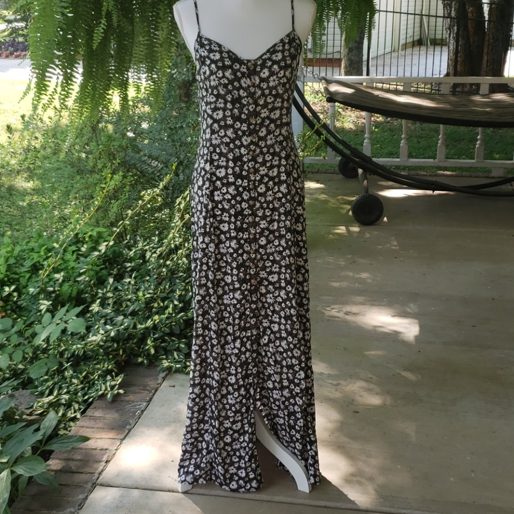 American Eagle daisy maxi dress